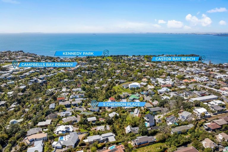Photo of property in 5 Chevron Place, Castor Bay, Auckland, 0620