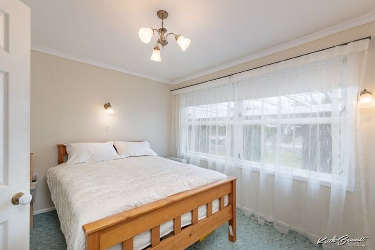 Photo of property in 46 Dowling Grove, Silverstream, Upper Hutt, 5019