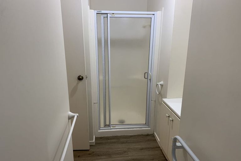 Photo of property in 1/3 Fayette Place, Te Atatu South, Auckland, 0610