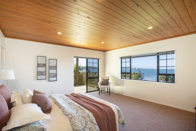 Photo of property in 28 Kahurangi Place, Snells Beach, 0920