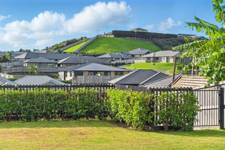 Photo of property in 35 Ballintoy Park Drive, Welcome Bay, Tauranga, 3175