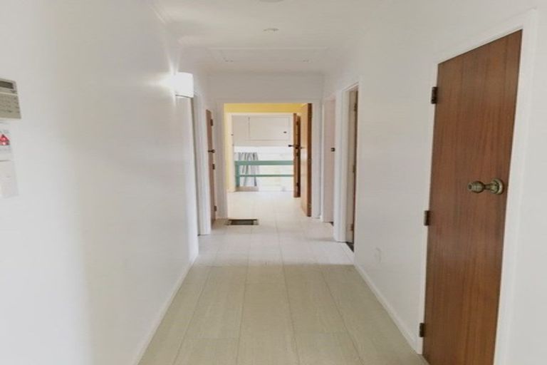 Photo of property in 302 Royal Road, Massey, Auckland, 0614