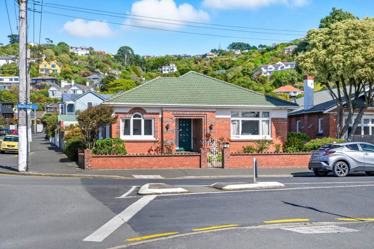 Photo of property in 31 Beach Street, Saint Clair, Dunedin, 9012