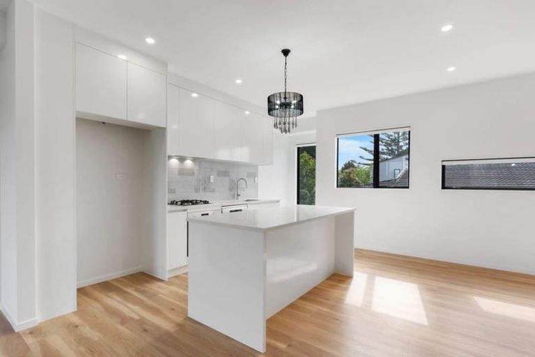 Photo of property in 523b Pakuranga Road, Howick, Auckland, 2010