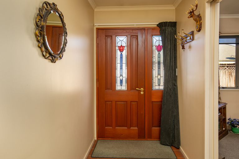 Photo of property in 6 Fir Close, Alexandra, 9320