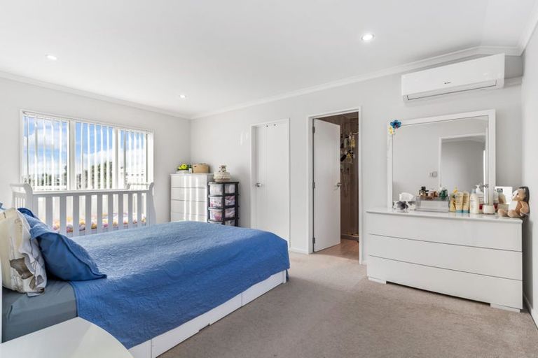 Photo of property in 34a Mcinnes Road, Weymouth, Auckland, 2103