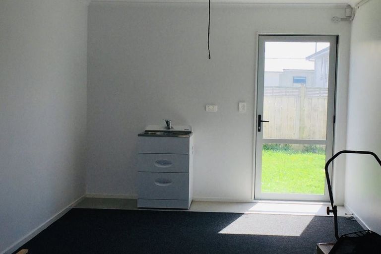 Photo of property in 31 Forbes Mccammon Drive, Swanson, Auckland, 0614