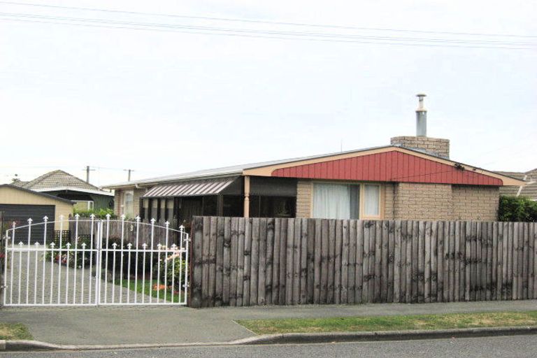 Photo of property in 21 Malta Crescent, South New Brighton, Christchurch, 8062
