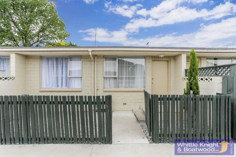 Photo of property in 2/79 Champion Street, Edgeware, Christchurch, 8013