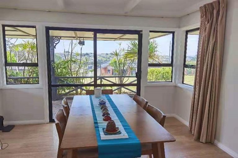 Photo of property in 11 Travis View Drive, Fairview Heights, Auckland, 0632