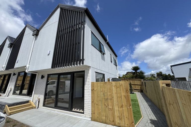 Photo of property in 4/36 Fairdale Place, Birkdale, Auckland, 0626