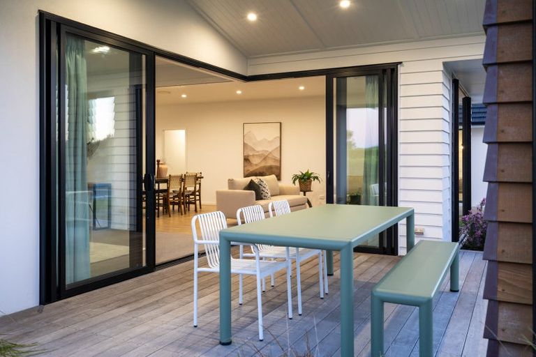 Photo of property in 2 Moemoea Place, Cambridge, 3434