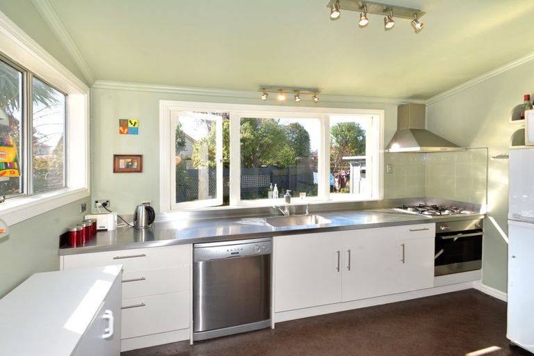 Photo of property in 69 Fitzroy Street, Caversham, Dunedin, 9012