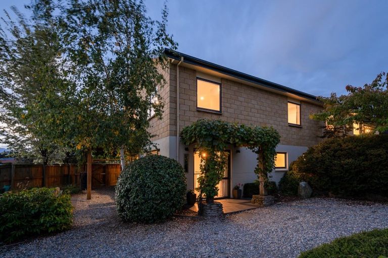 Photo of property in 19 Allenby Place, Wanaka, 9305