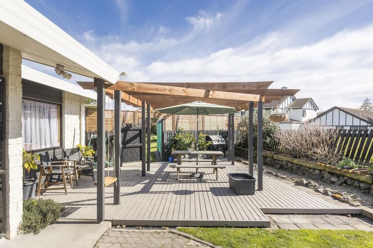 Photo of property in 61 Turitea Road, Fitzherbert, Palmerston North, 4472