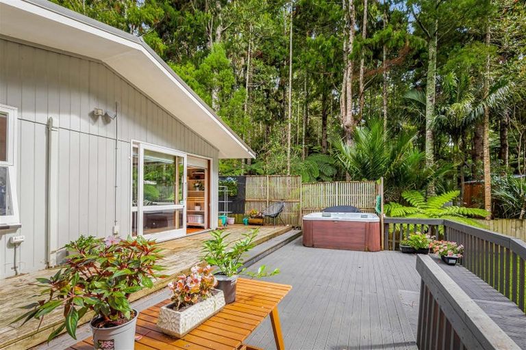 Photo of property in 307 Huia Road, Titirangi, Auckland, 0604