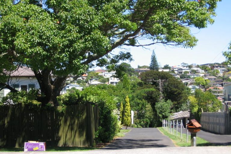 Photo of property in 18a Dallinghoe Crescent, Milford, Auckland, 0620
