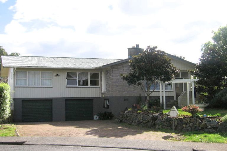 Photo of property in 13 Campbell Place, Papakura, 2110