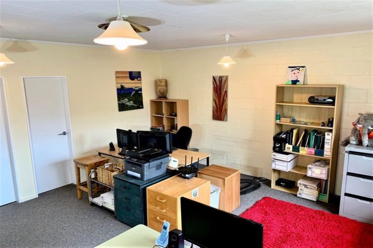 Photo of property in 28 Glen Road, Raumati South, Paraparaumu, 5032