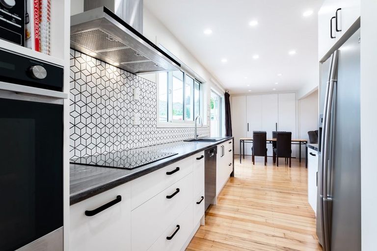 Photo of property in 4 Ponderosa Grove, Maoribank, Upper Hutt, 5018