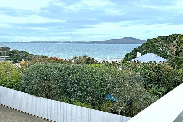 Photo of property in 4a Beach Road, Castor Bay, Auckland, 0620