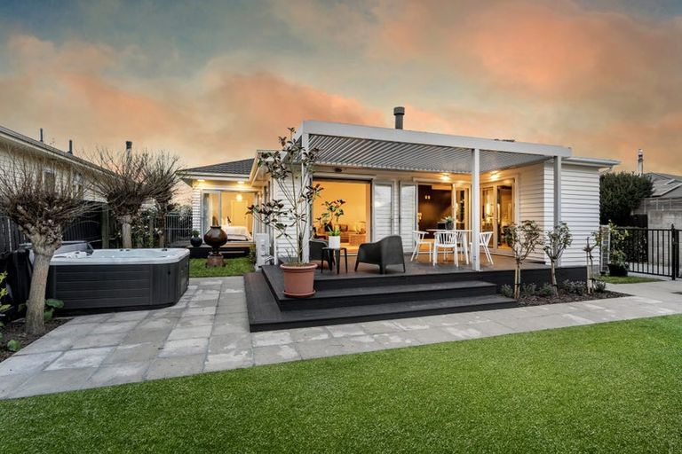 Photo of property in 85 Hartley Avenue, Strowan, Christchurch, 8052