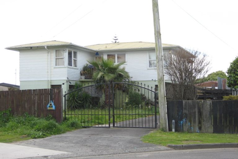 Photo of property in 14 Tironui Station Road East, Papakura, 2112