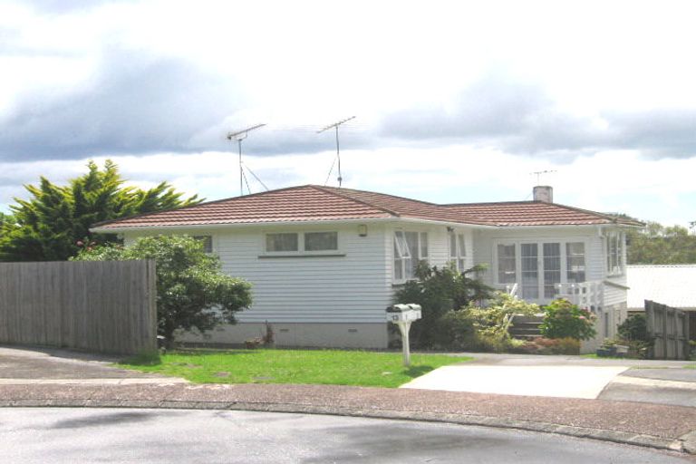 Photo of property in 1/13 Arahia Street, Northcote, Auckland, 0627