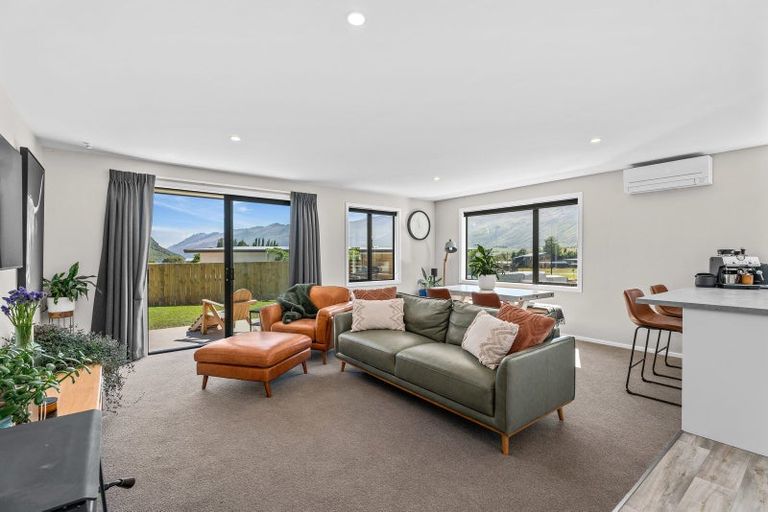 Photo of property in 6 Lakefield Close, Kingston, Athol, 9793