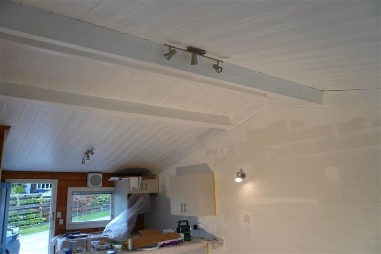 Photo of property in 2/23a Gladstone Road, Northcote, Auckland, 0627