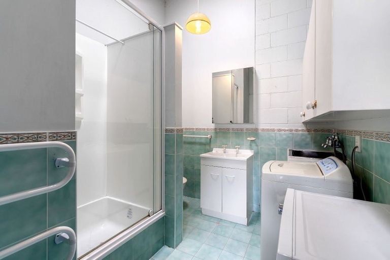 Photo of property in 1/40 Ranelagh Street, Karori, Wellington, 6012