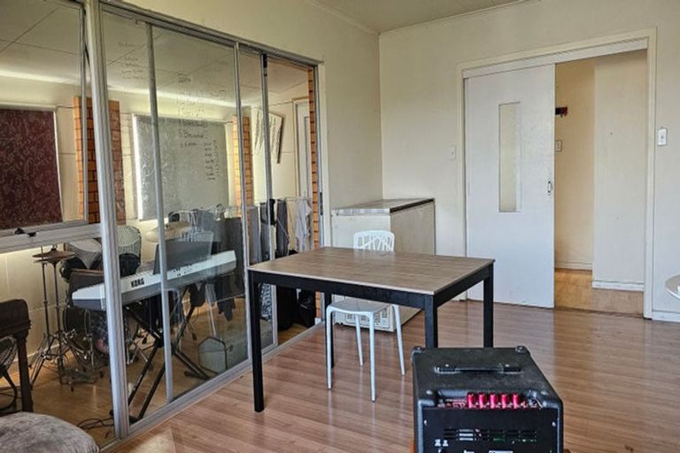 Photo of property in 28 Delaware Crescent, Russley, Christchurch, 8042