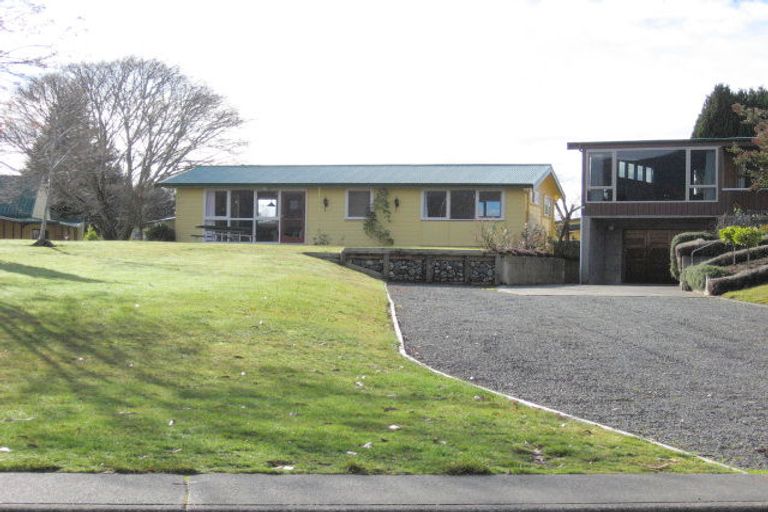 Photo of property in 32 Lakefront Drive, Te Anau, 9600