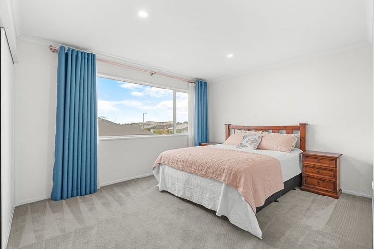 Photo of property in 11 George West Square West, Wigram, Christchurch, 8025