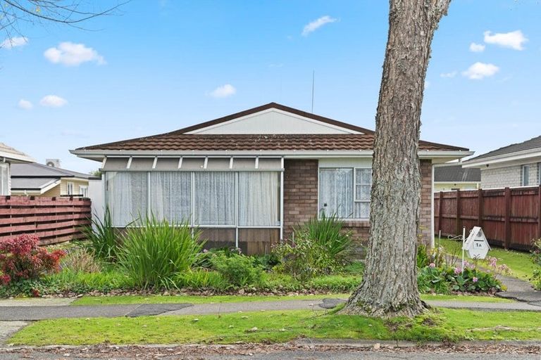 Photo of property in 1 Hilton Road, St Andrews, Hamilton, 3200