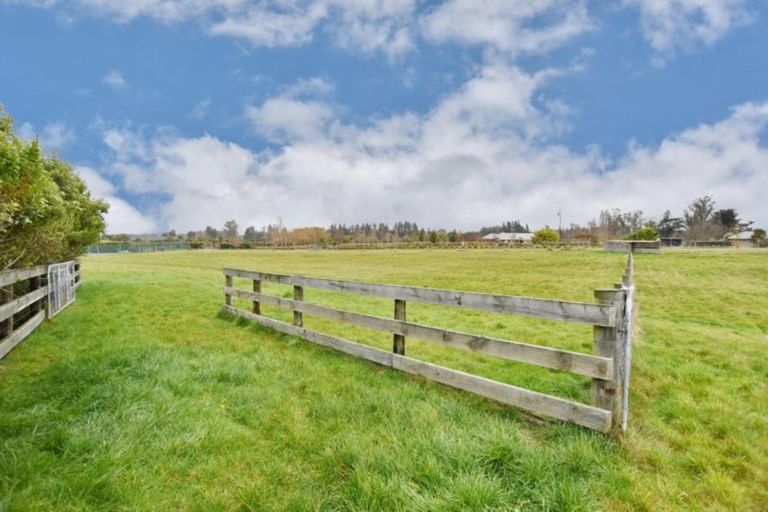 Photo of property in 12 Fergus Road, Loburn, Rangiora, 7472