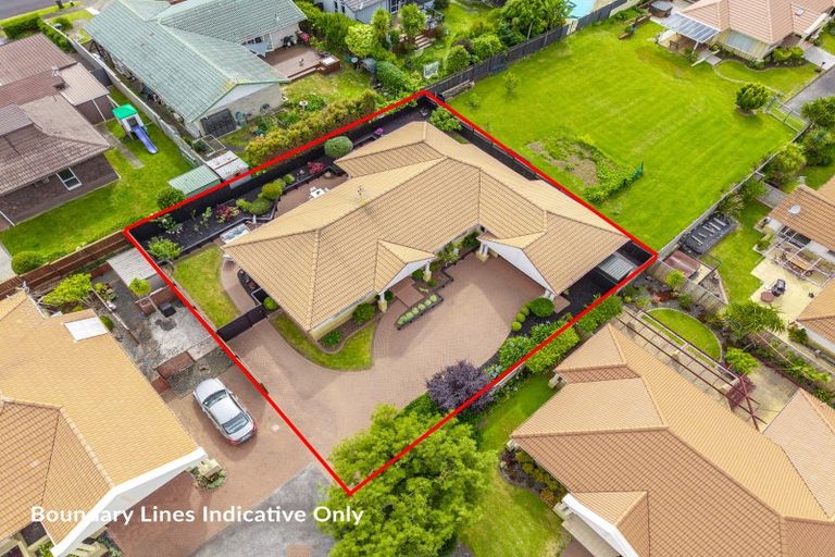 Photo of property in 9 Kentia Way, Somerville, Auckland, 2014