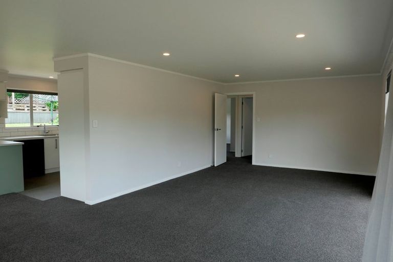 Photo of property in 50 Queens Road, Glen Avon, New Plymouth, 4312