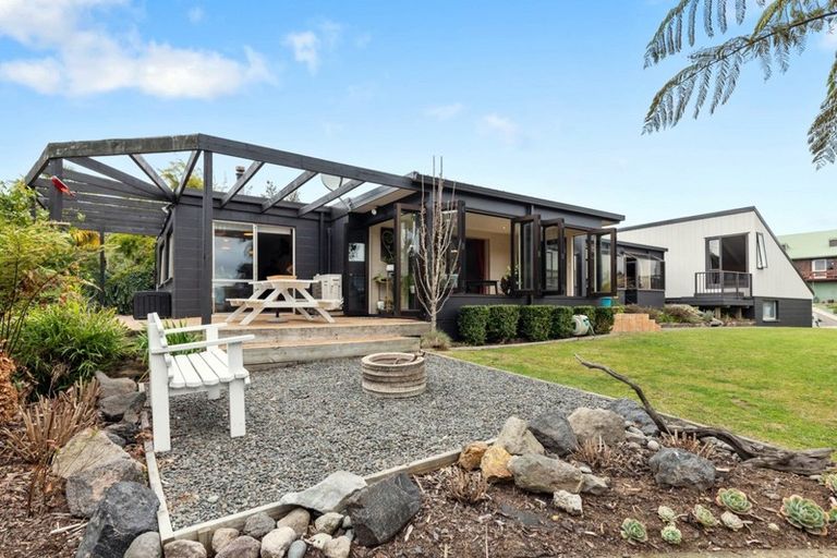 Photo of property in 6 Mark Place, Lynmore, Rotorua, 3010