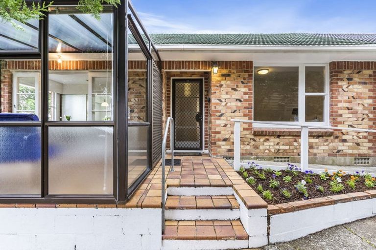 Photo of property in 1/236 Rangatira Road, Beach Haven, Auckland, 0626