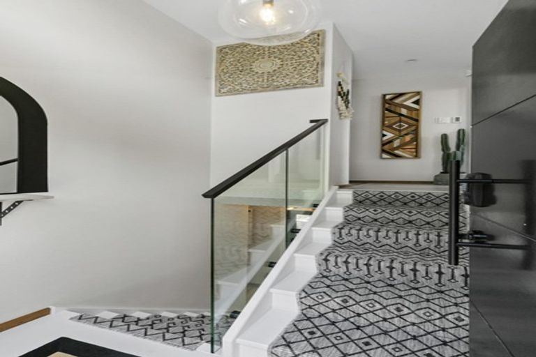 Photo of property in 85 Maungaraki Road, Korokoro, Lower Hutt, 5012