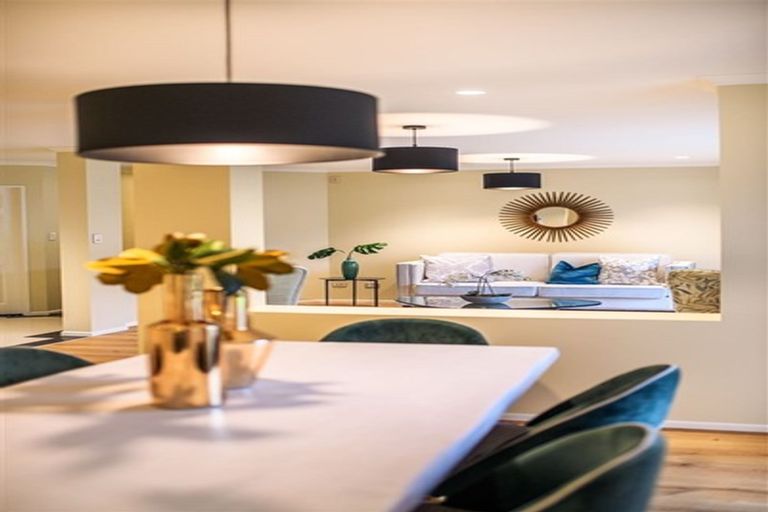 Photo of property in 4 Chelmsley Avenue, Henderson, Auckland, 0612