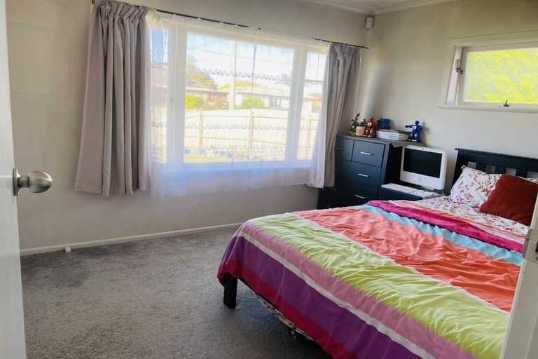 Photo of property in 37 Hallberry Road, Mangere East, Auckland, 2024