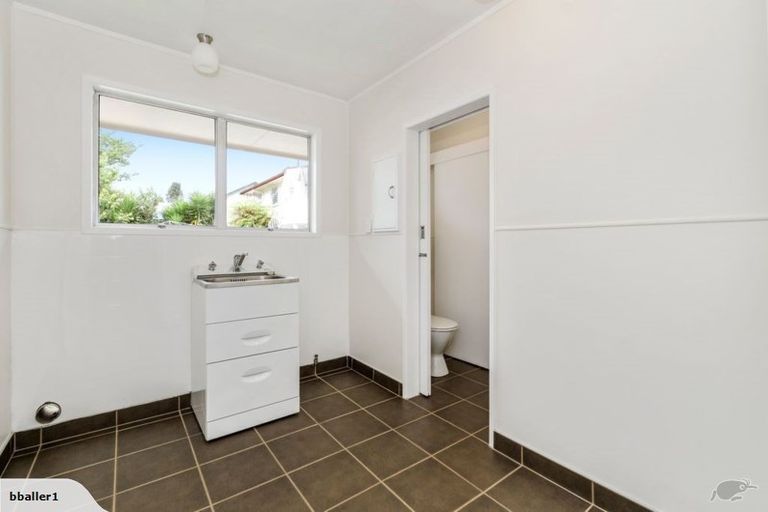 Photo of property in 328 Great South Road, Opaheke, Papakura, 2113