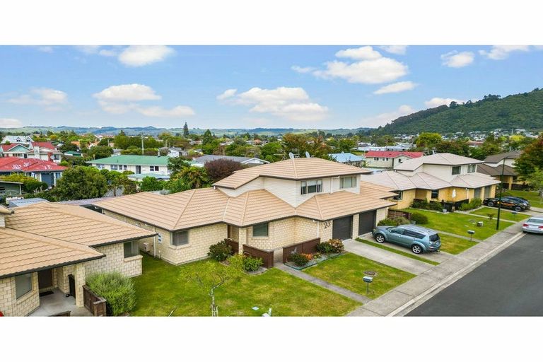 Photo of property in 23/64 Kawaha Point Road, Kawaha Point, Rotorua, 3010