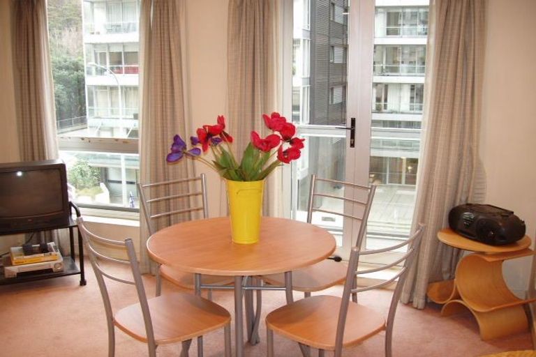 Photo of property in Terrace Heights Apartments, 4f/163 The Terrace, Wellington Central, Wellington, 6011