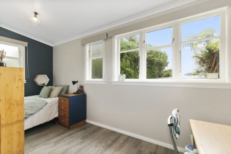 Photo of property in 1 Pitt Street, Moera, Lower Hutt, 5010