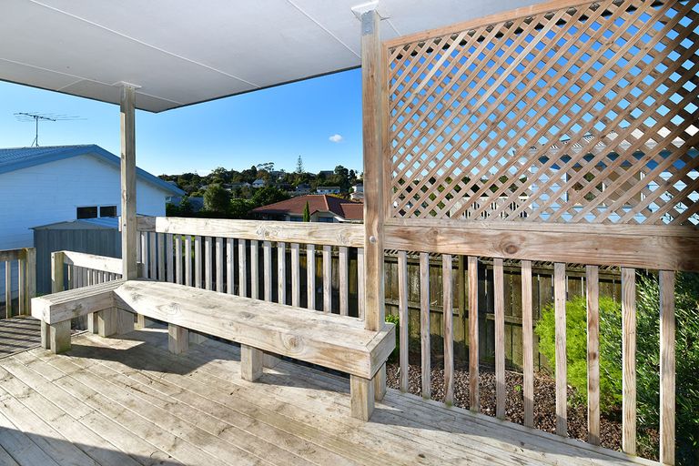 Photo of property in 36a Charlotte Street, Stanmore Bay, Whangaparaoa, 0932