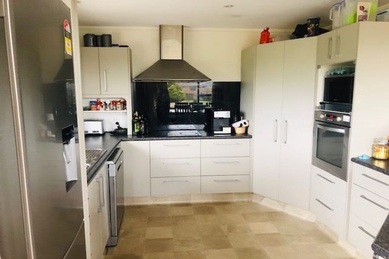 Photo of property in 5 Chilton Drive, Paraparaumu, 5032