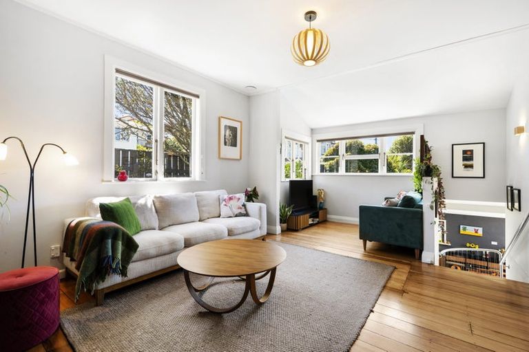 Photo of property in 57 Eden Street, Island Bay, Wellington, 6023